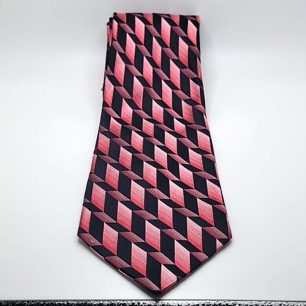 Murano 100% Silk Made in USA Pink Black Diamond Print Men's Tie